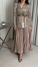 ⁦جاكيت ترترمع تنورة بلسيه⁩ - الصورة ⁦3⁩